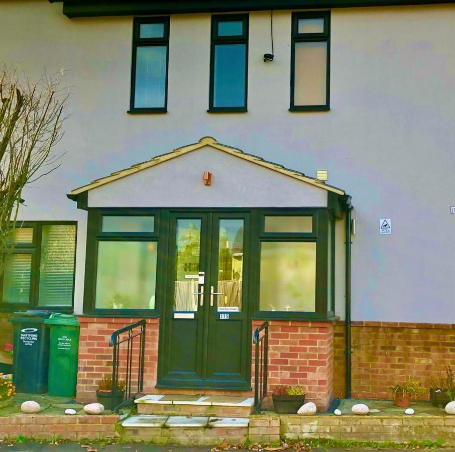 Ar-Rahman, 1 Bed Room And 1 Living Room Apartment Dartford Exterior foto
