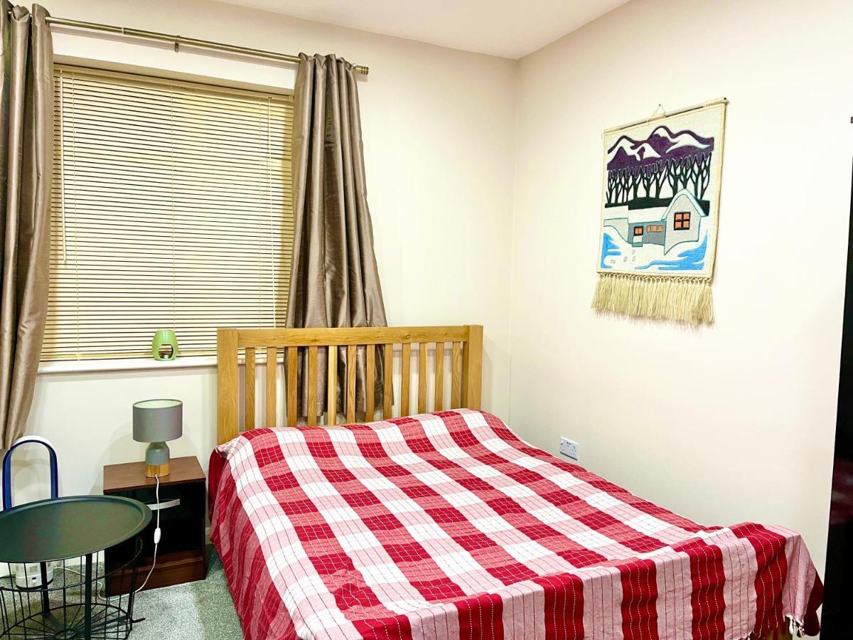 Ar-Rahman, 1 Bed Room And 1 Living Room Apartment Dartford Exterior foto